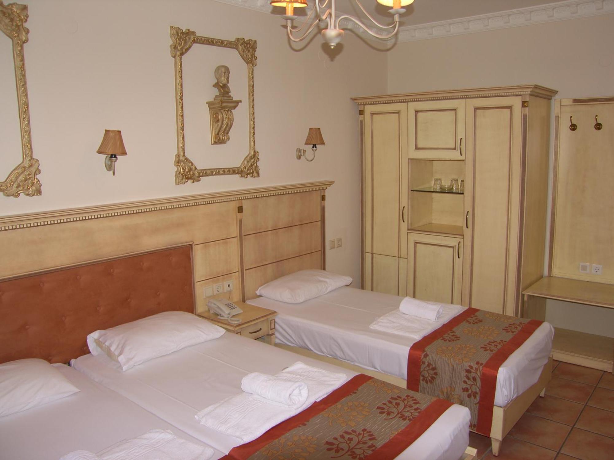 Parthenon Art Hotel Olympiakí Aktí 객실 사진
